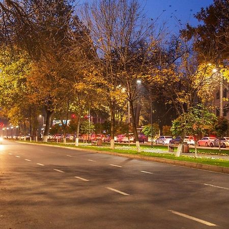 Metro Aybek Center Of Tashkent Comfort 1 Bedroom And Hall エクステリア 写真